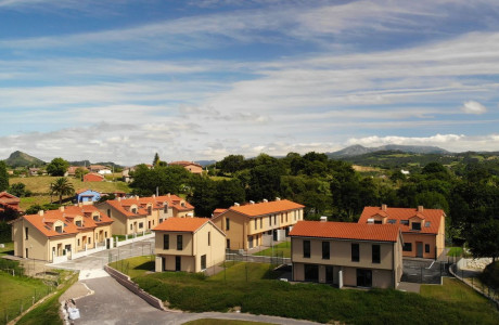 Semi-detached house for sale in  Camino Forfontía s/n , Siero photo 1