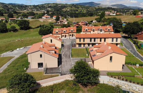 Semi-detached house for sale in  Camino Forfontía s/n , Siero photo 3