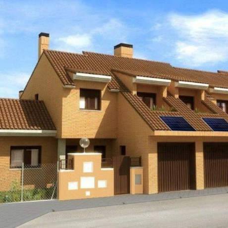 Chalet adosado en Calle Hayedo de Riofrio, 1, Aldeamayor de San Martin thumbnail 1