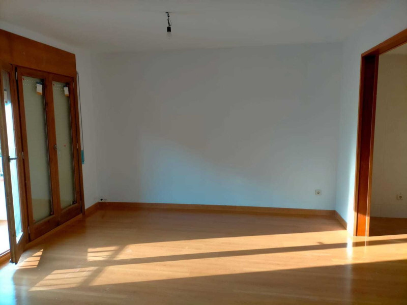 Piso en venta en Urb. C/ Mossen Masdeu, Sant Joan de les Abadesses, Saint John of the Abbesses
 photo 2