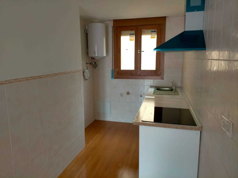 Piso en venta en Urb. C/ Mossen Masdeu, Sant Joan de les Abadesses, Saint John of the Abbesses
 photo 3