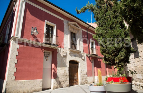 Piso en venta en Calle Santuario, 2, Valladolid
thumbnail 1