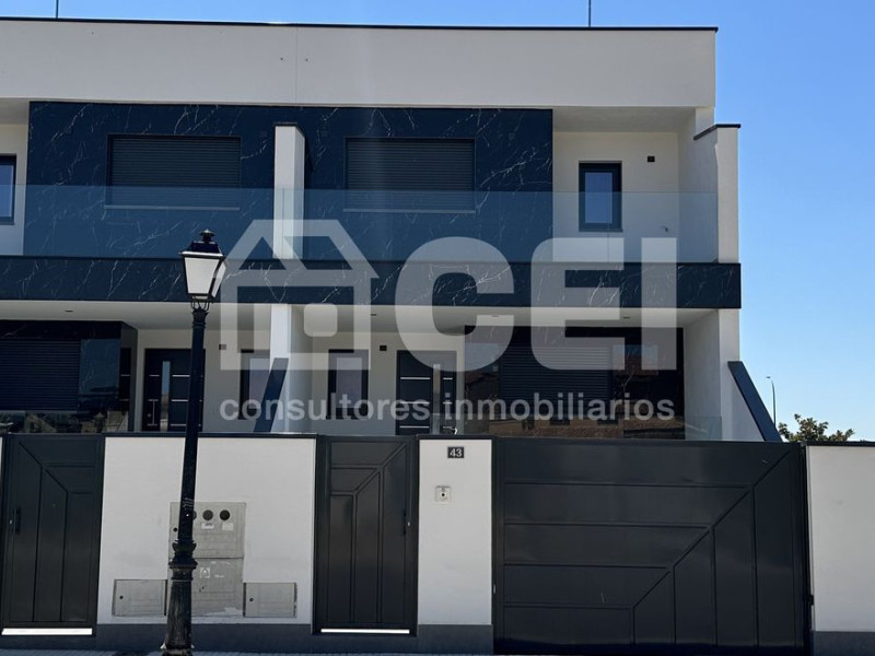 Obra nueva Fray Luis de León en Villa del Prado (Revista) photo 2