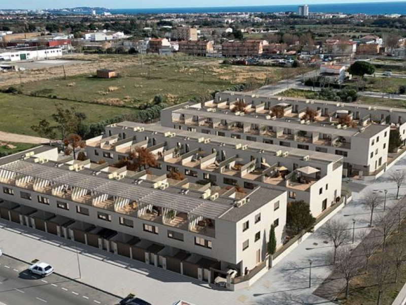 Sale of townhouse in  Calle Cerdanya s/n , Cambrils photo 2