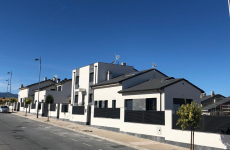 Chalet adosado en venta en , Palazuelos de Eresma thumbnail 1