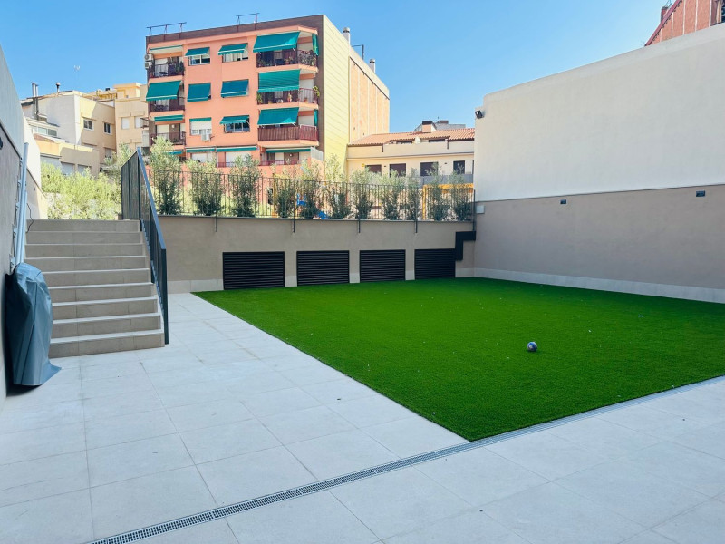 Sprzedaż garażu w  Calle LAUREÀ MIRÓ , Sant Feliu de Llobregat photo 4