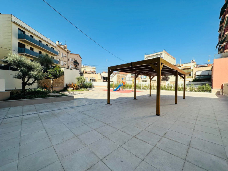 Sprzedaż garażu w  Calle LAUREÀ MIRÓ , Sant Feliu de Llobregat photo 5