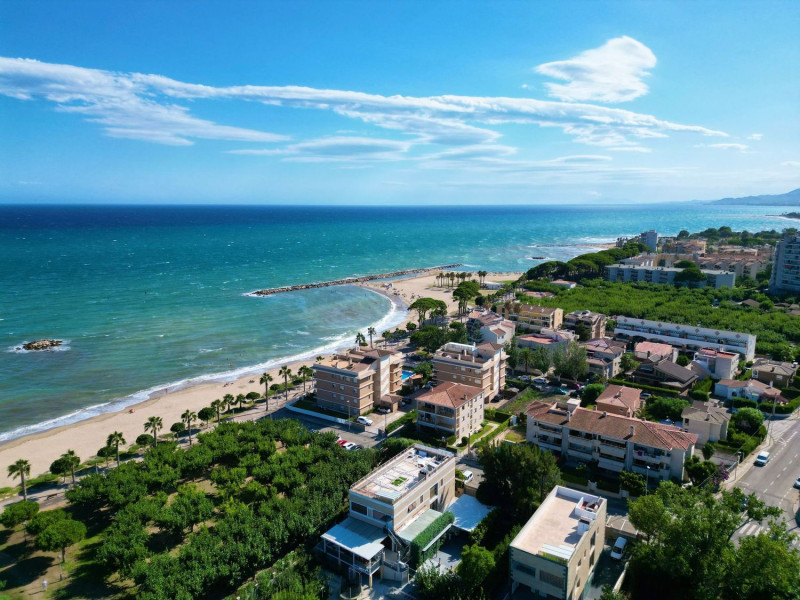 Продажа отдельного шале в Calle Sant Sebastià, 19, Камбрильс photo 3