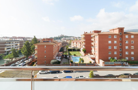 Mieszkanie na sprzedaż w  Calle Ramón Otero Pedrayo, 65, Castelldefels photo 1