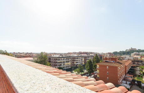 Mieszkanie na sprzedaż w  Calle Ramón Otero Pedrayo, 65, Castelldefels photo 2