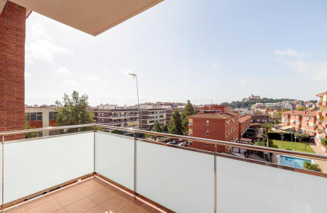 Mieszkanie na sprzedaż w  Calle Ramón Otero Pedrayo, 65, Castelldefels photo 3