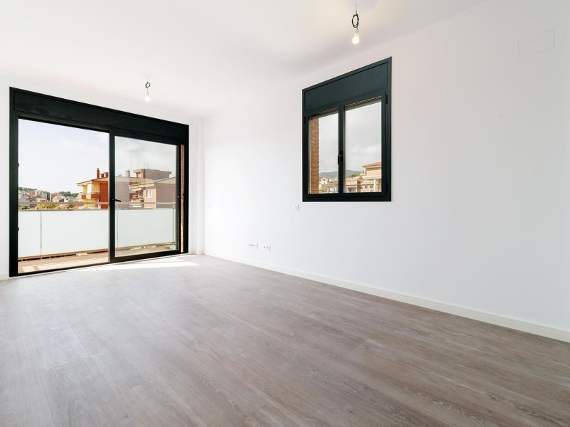 Venta de piso en Calle Ramón Otero Pedrayo, 65, Castelldefels
 photo 4
