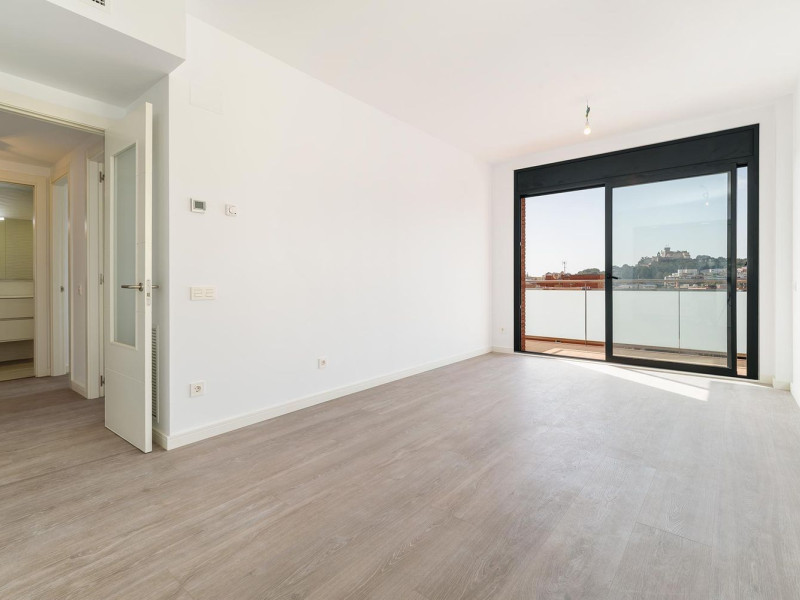 Venta de piso en Calle Ramón Otero Pedrayo, 65, Castelldefels
 photo 5