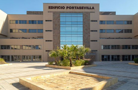 Продается гараж по адресу  Calle Donantes de Sangre , Sevilla photo 1