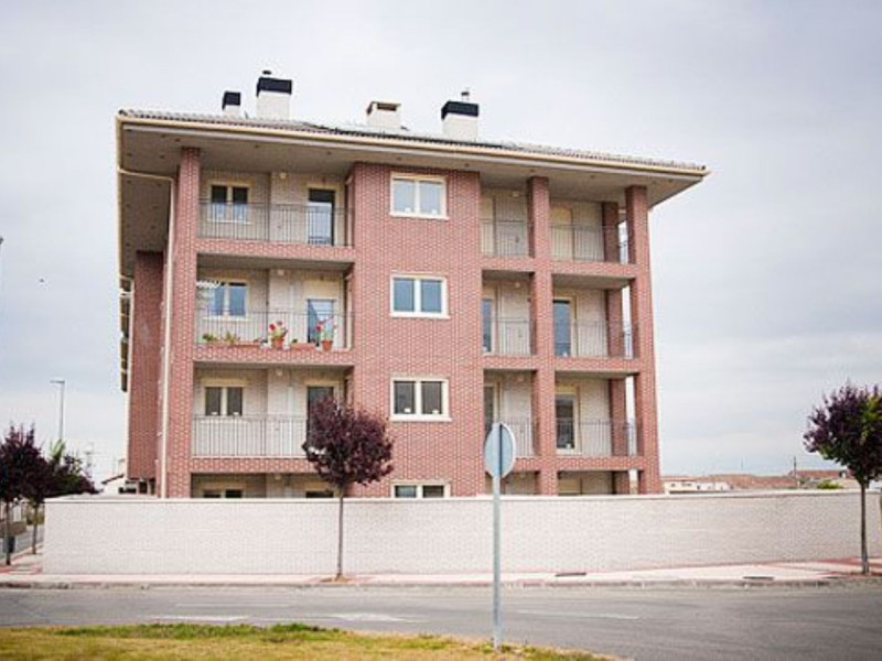 Piso en venta en Calle Margubete, Санто-Доминго-де-ла-Кальсада
photo 2