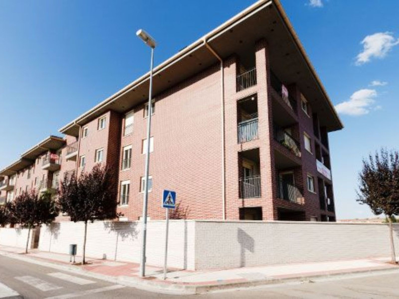 Piso en venta en Calle Margubete, Санто-Доминго-де-ла-Кальсада
photo 3