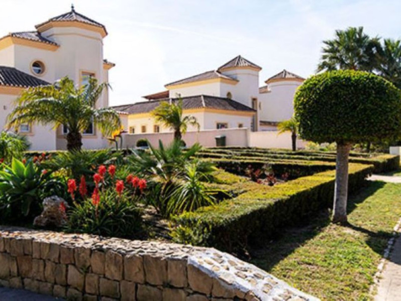 Garage sale at  Urbanización San Roque Club , Sotogrande photo 4