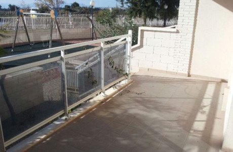 Ático en venta en Calle Alcalde Rosalino Pérez Hde, Guardamar del Segura thumbnail 2
