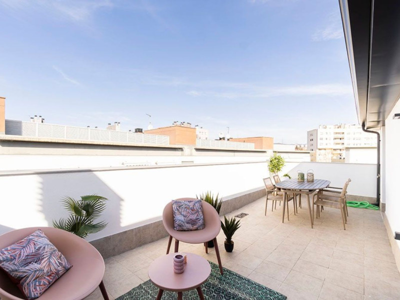 Продажа квартиры на Calle Guipúscoa, 16, Терраса
photo 2