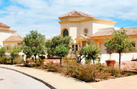 Продажа квартиры в  Urbanización San Roque Club, Sotogrande photo 2