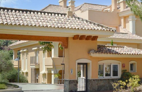 Продажа квартиры в  Avenida los Cortijos, Sotogrande photo 2