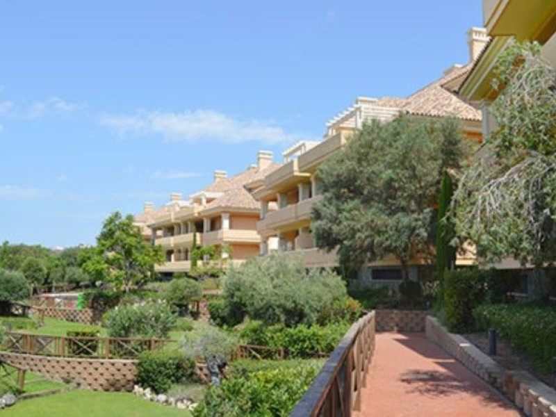 Sprzedaż mieszkania w Avenida los Cortijos, Sotogrande
photo 4