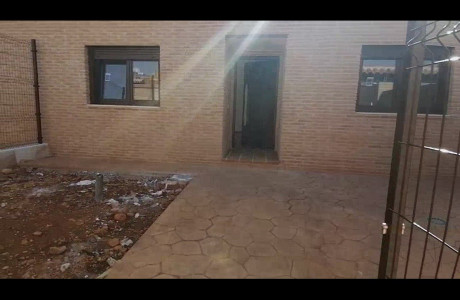 Promoción de Chalets en una Planta obra nueva en Quer thumbnail 1