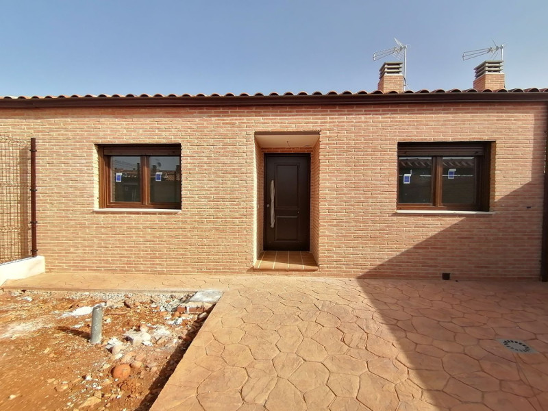 Obra nueva de Chalets en una Planta en Quer (Revista) photo 5