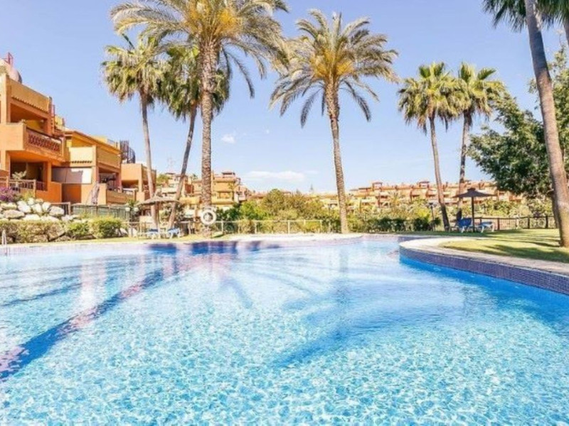 Venta de piso en Urbanización La Reserva, Marbella
 photo 2