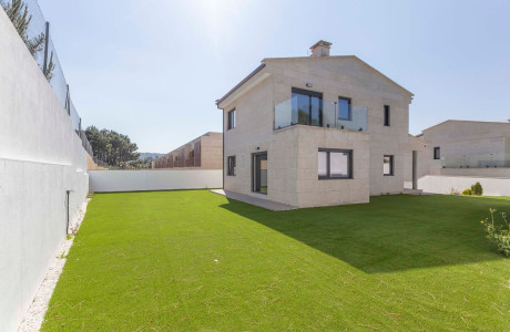 Chalet independiente en venta en Via Lugar Major , 89, Sanxenxo
thumbnail 1