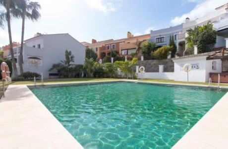 Promoción Residenc. Montevideo Hills obra nueva en Estepona photo 1