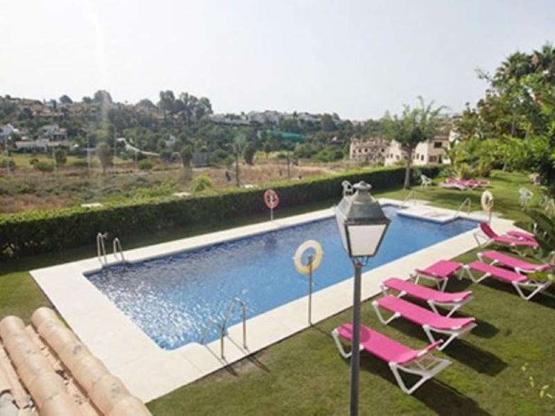 Obra nueva Residenc. Montevideo Hills en Estepona (Revista) photo 3