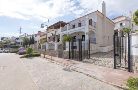 Promoción Residenc. Montevideo Hills obra nueva en Estepona photo 4