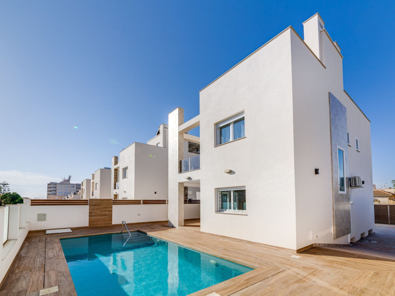 Новостройка Villa con vistas al mar в Торревьеха photo 2