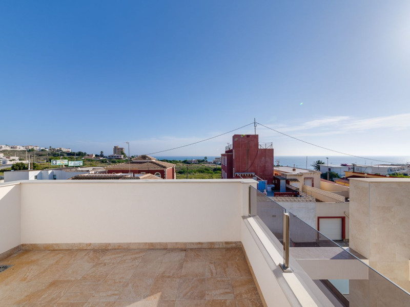 Новостройка Villa con vistas al mar в Торревьеха photo 3