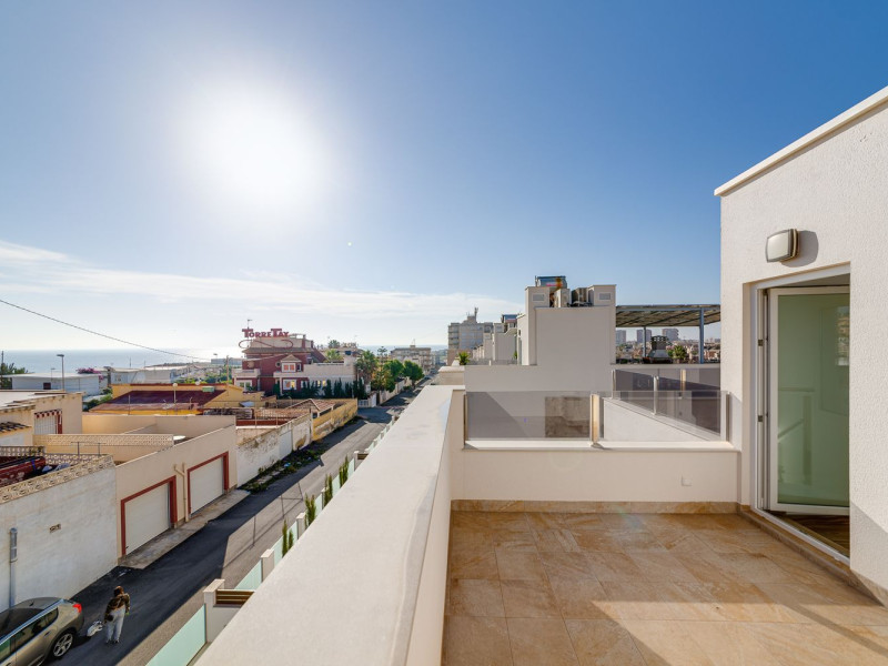 Новостройка Villa con vistas al mar в Торревьеха photo 4