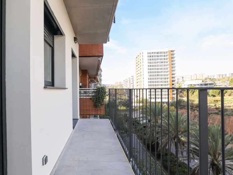 Продажа квартиры на Calle Josep Tarradellas, 251, Госпиталет-де-Льобрегат
photo 5