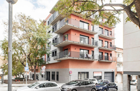 Duplex en venta en Calle Marti i Pujol , 607, Badalona thumbnail 1