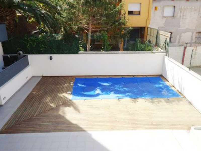 Sale of apartment in Carrer Méndez Núñez, Figueres
 photo 5