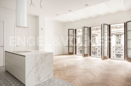 Продажа новостроек Pisos reformados en el Born в городе Barcelona photo 1