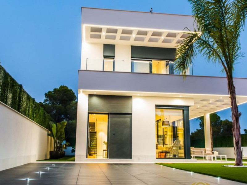 New construction Exclusivo Chalet a Estrenar en Finestrat in Finestrat photo 3