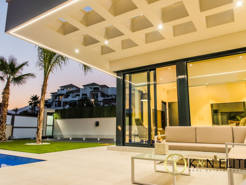 New construction Exclusivo Chalet a Estrenar en Finestrat in Finestrat photo 4