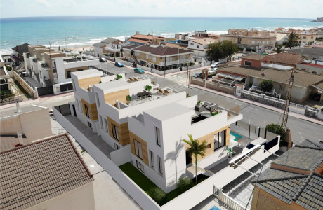 Villa en venta en Avenida de Alemania, 43, Torrevieja thumbnail 2