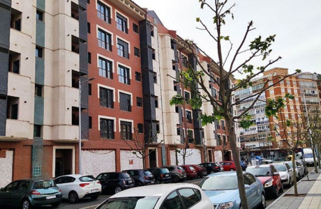Apartment for sale in Calle Antonio Vázquez, León thumbnail 2