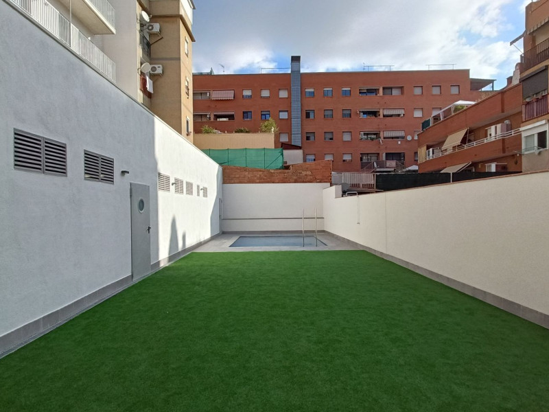 Sale of apartment in Calle Canelones, 16, Badalona
photo 3