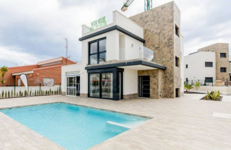 Chalet independiente en venta en Avenida Julietta Orbaiceta, 41, Cartagena thumbnail 1