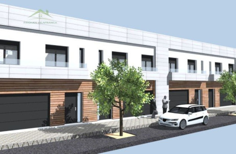 Chalet adosado en venta en Pasaje de l’Hort del Guineu , 15 , Vilafranca del Penedès photo 1