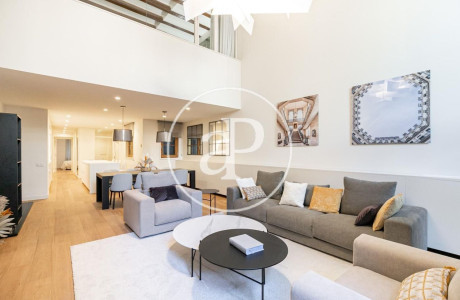 Penthouse for sale at Calle Pau Claris, Barcelona thumbnail 2