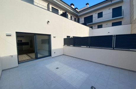 Apartment for sale in  Calle Carrer Pau Clarís, 19, Rubí photo 3