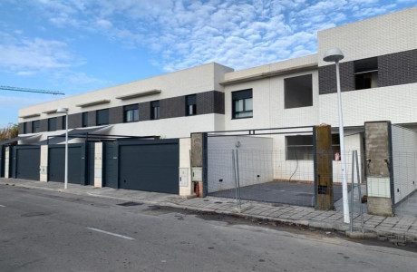 Chalet adosado en Calle Mar Egeo, 1, Larache, Ciudad Real thumbnail 2